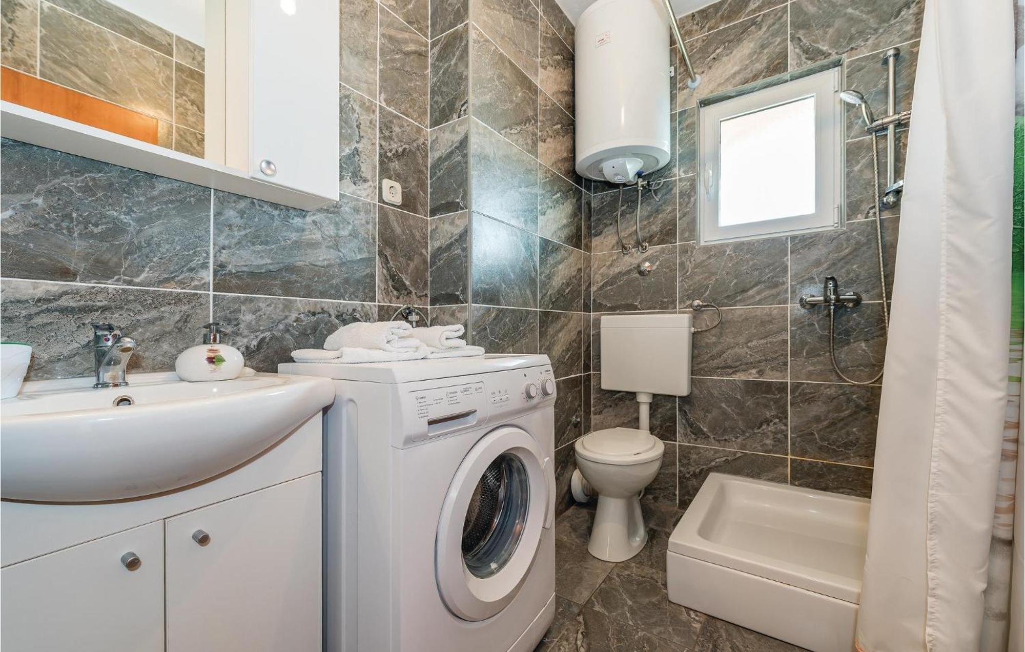 Beautiful Apartment In Raslina With Wifi Buitenkant foto
